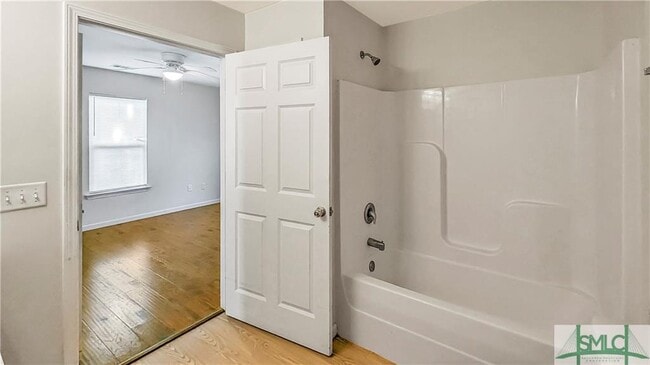 Building Photo - 801 Davis Ave