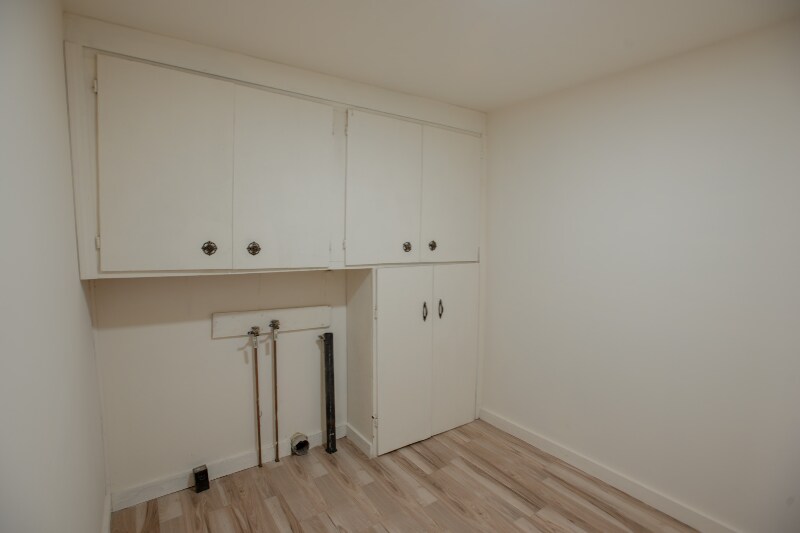 Building Photo - 1185 SW Macvicar Ave