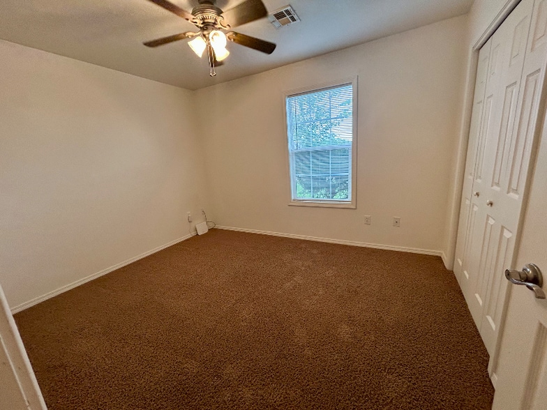 Building Photo - 63021 E 285 Ct