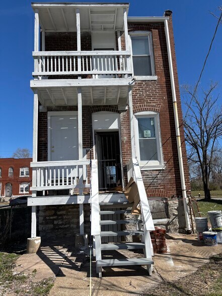 Building Photo - 3844 Lee Ave