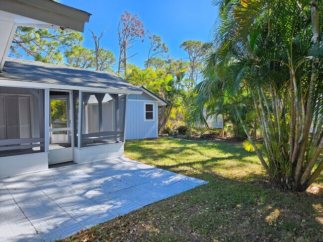 Building Photo - Annual Unfurnished 3 Bedroom 2 Bathroom Si...