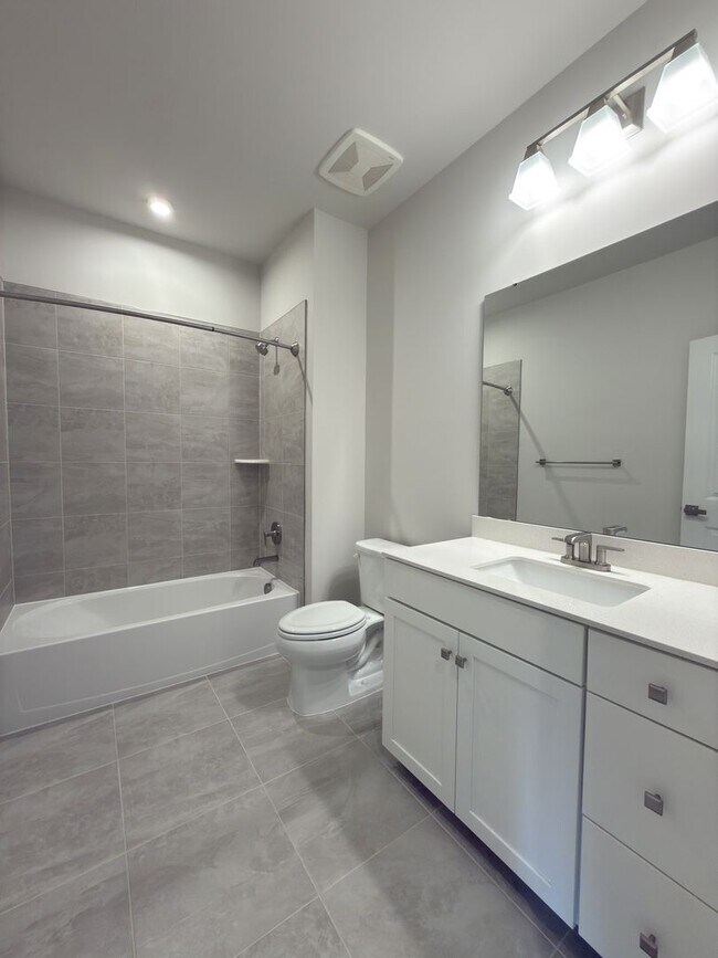 Building Photo - 14441 Albemarle Point Pl