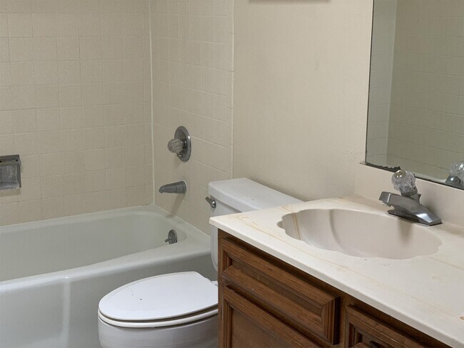 Building Photo - 6511 Amposta Dr