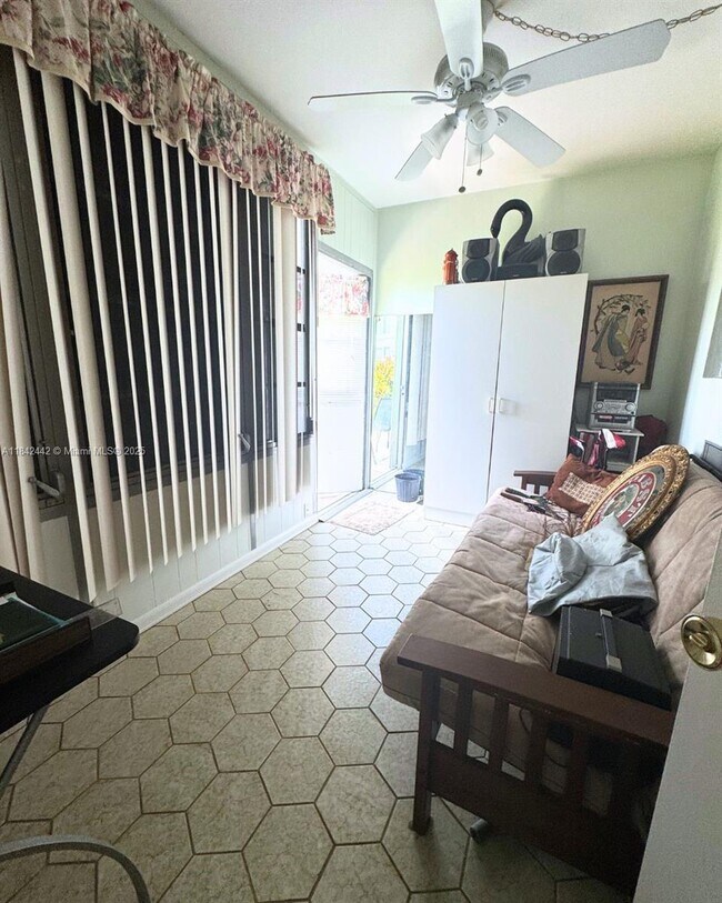 Building Photo - 7787 Golf Cir Dr