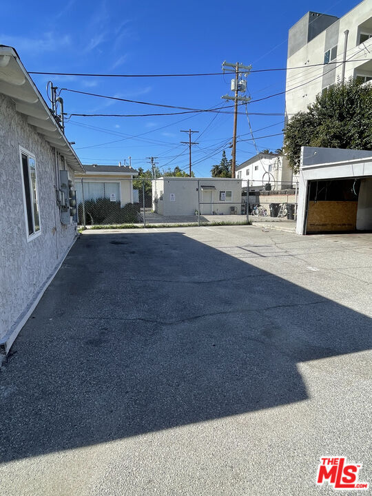 Building Photo - 14721 Sylvan St