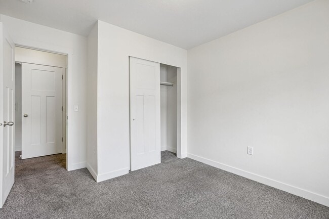 Building Photo - 734 E 500 S