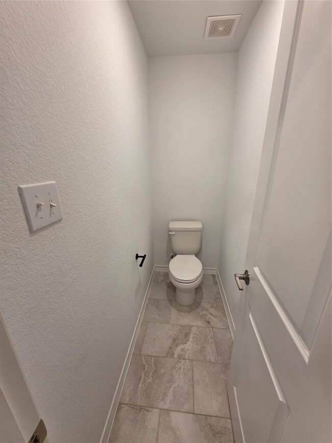 Building Photo - 561 Pepperbark Loop