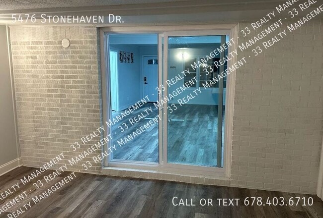 Building Photo - 5476 Stonehaven Dr