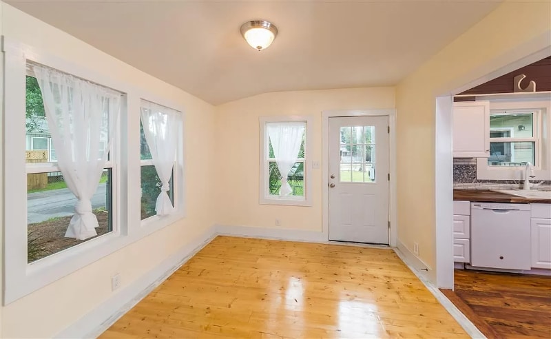 Building Photo - 98 Keith St