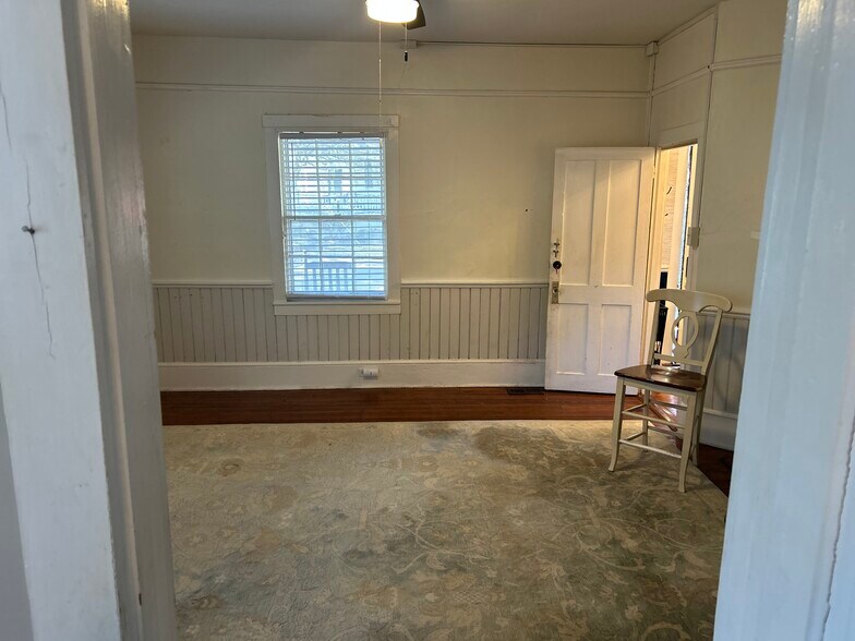 Building Photo - 332 Screven St