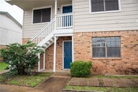 Building Photo - 700 Navarro Dr