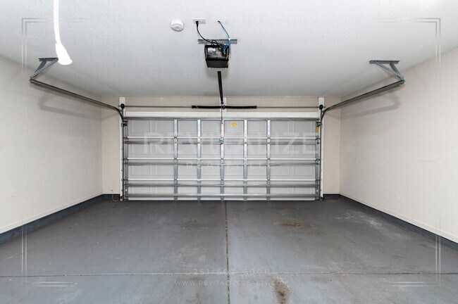 Building Photo - 8072 Irwin Loop