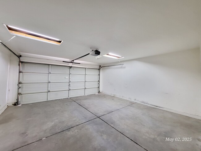 Building Photo - 7614 Isley Ave
