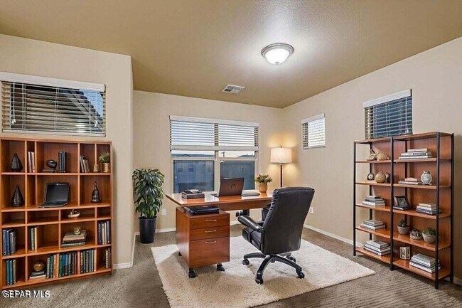 Building Photo - 12445 Chamberlain Dr