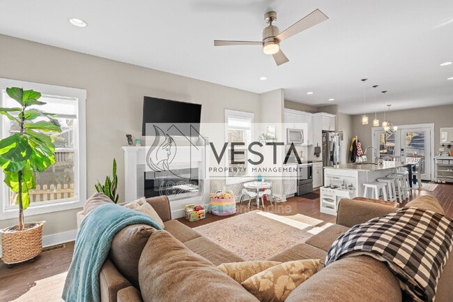 Building Photo - 4 Lola Lilly Pl