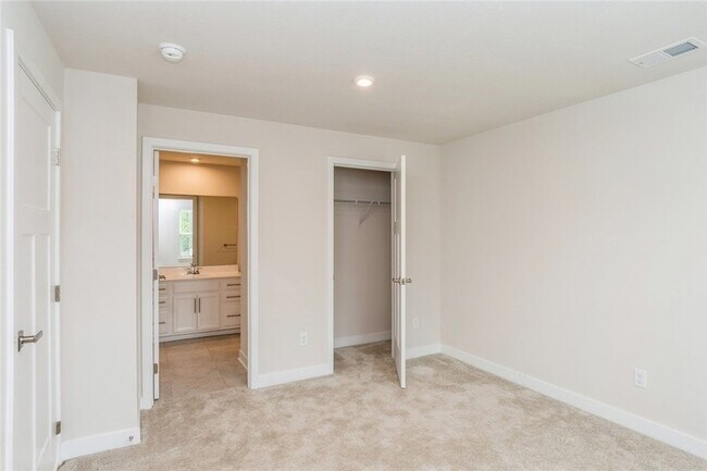 Building Photo - 4602 Spruce Rd