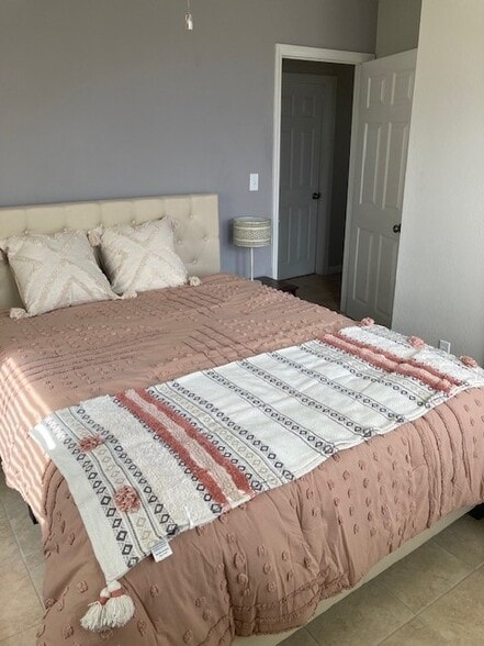 Master Bedroom - 2018 Lebanon Pike
