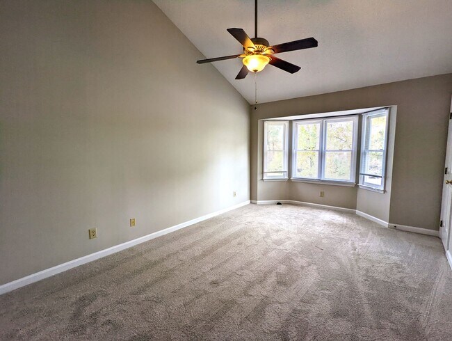 Building Photo - 4940 Harbour Towne Dr
