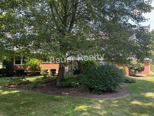 Building Photo - Four Bedroom, New London Schools