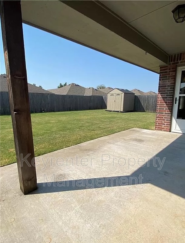 Building Photo - 1540 SW 95th St