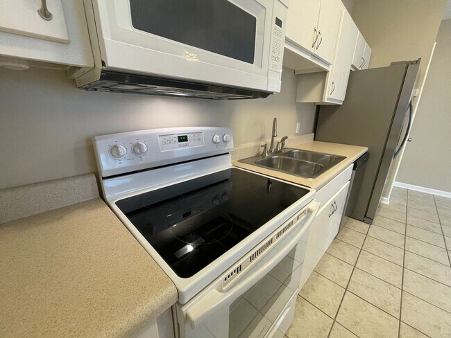 Building Photo - 7102 N Lagoon Dr