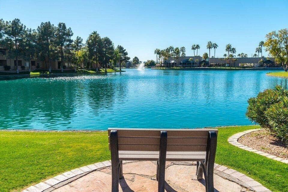 Building Photo - 1825 W Ray Rd