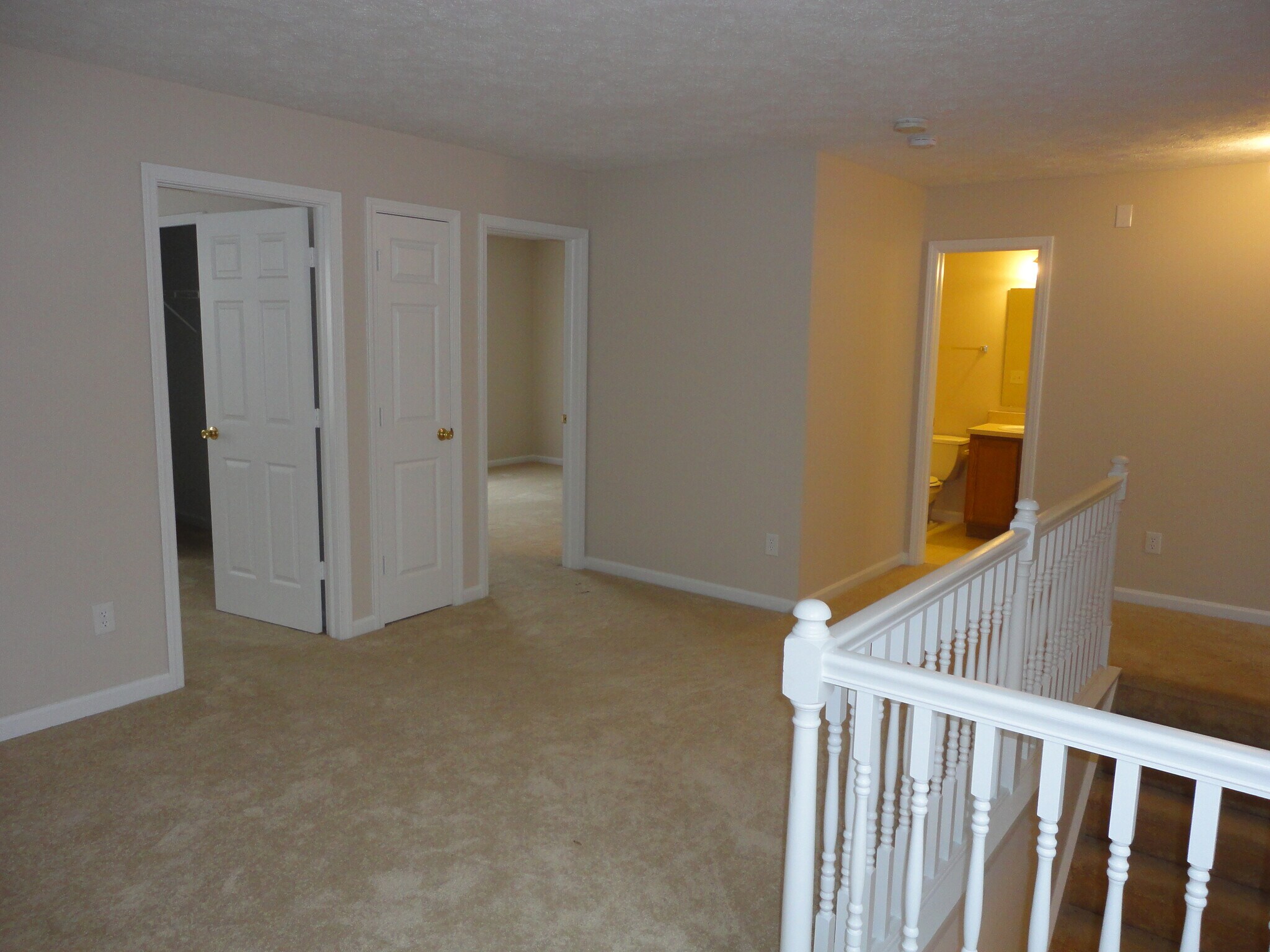 Building Photo - 2820 Dawnlake Dr