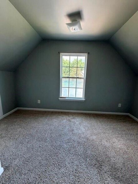 Building Photo - 1020 Capstone Ct