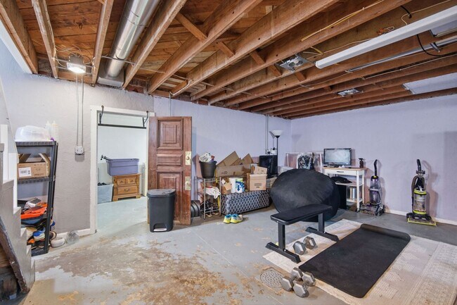 Building Photo - 4158 St Lawrence Ave