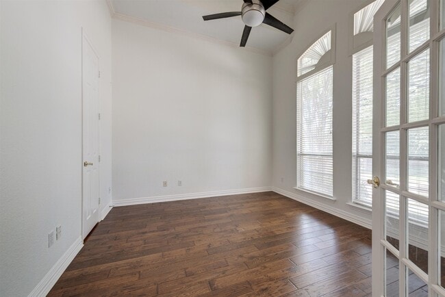 Building Photo - 1404 Clearwater Ct