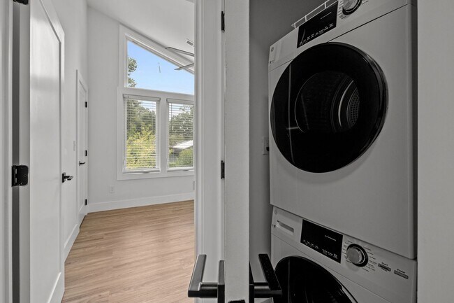 Building Photo - New Construction in Trinity Park near Duke - 2 Bed, 2 Bath, Stunning! - Pet Friendly