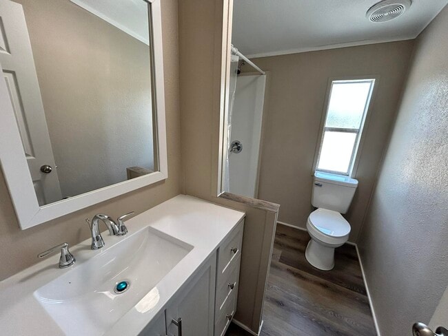 Building Photo - 1370 Suzanne Cir