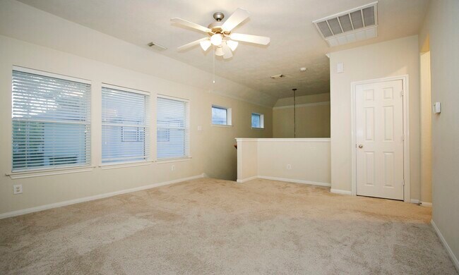 Building Photo - 11 Aquiline Oaks Pl