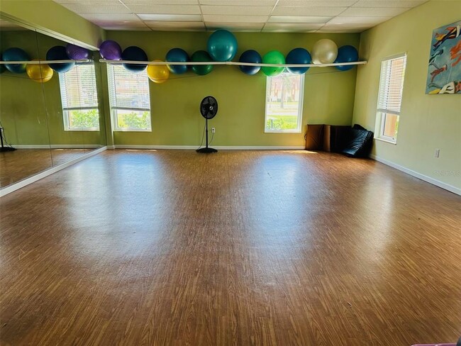 Building Photo - 5200 Brittany Dr S