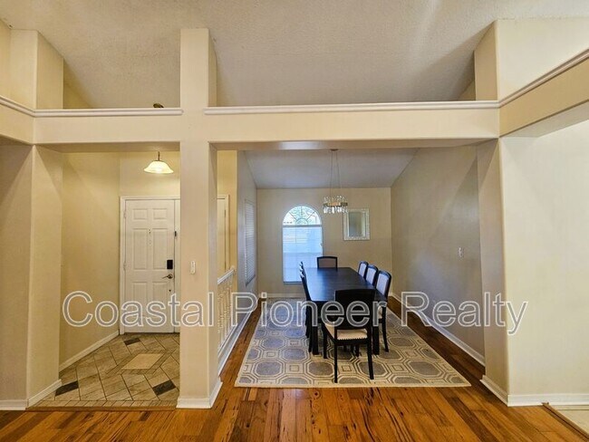 Building Photo - 14504 Brambie Ct