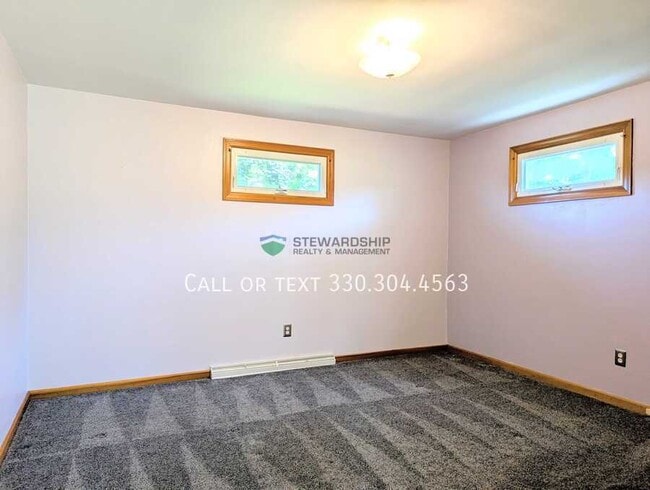 Building Photo - 1060 Richard Ave SW