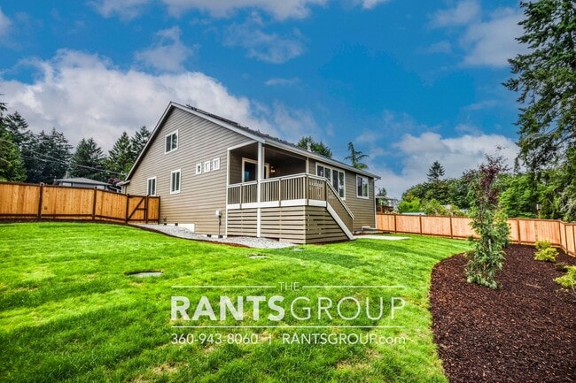 Building Photo - 3 Car Garage! Private Beach Access! Fantastic Location! I5 & shopping only 5 minutes away!