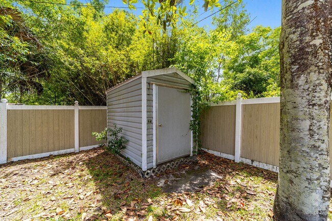 Building Photo - Beautiful 3/2 in Forest Ridge