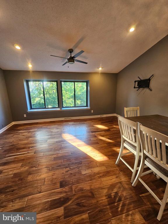 Building Photo - 3435 Pebble Beach Dr