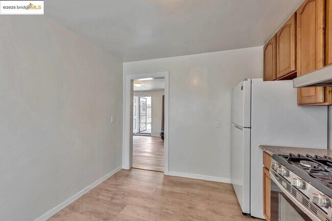 Building Photo - 1715 9th Ave
