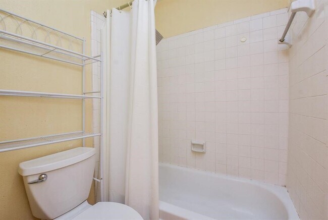 Building Photo - 10555 Turtlewood Ct