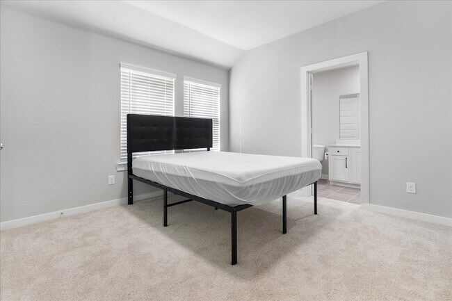 Building Photo - 608 Cottage Wood Dr