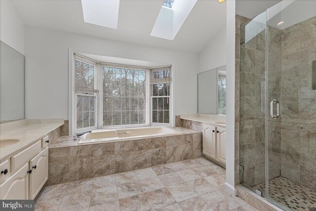 Building Photo - 918 White Pine Pl
