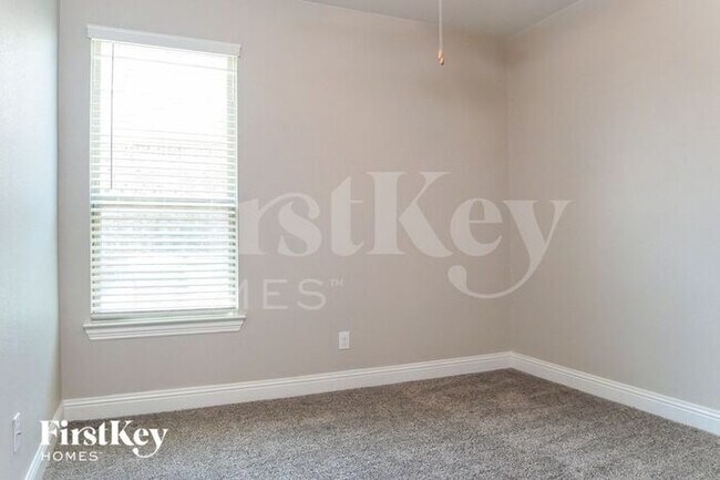 Building Photo - 2504 Cerro Ranch Rd