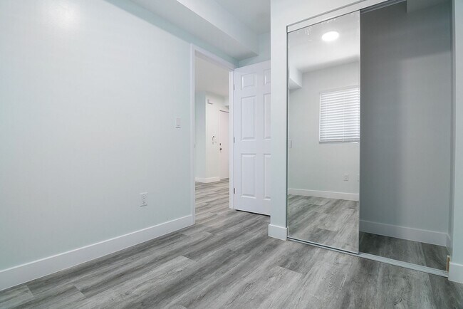 Interior Photo - Harvard Boulevard