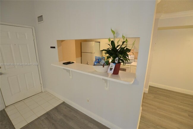 Building Photo - 160 Yacht Club Way