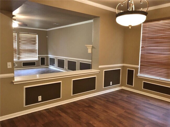 Building Photo - 7021 Albacete Ln