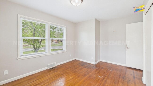 Building Photo - 886 S Fabrique Dr