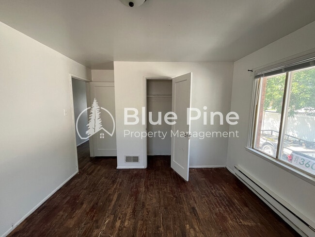 Building Photo - 1015 Russet St