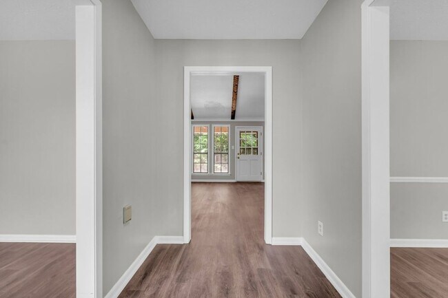 Building Photo - 1315 Ruffwood Rd